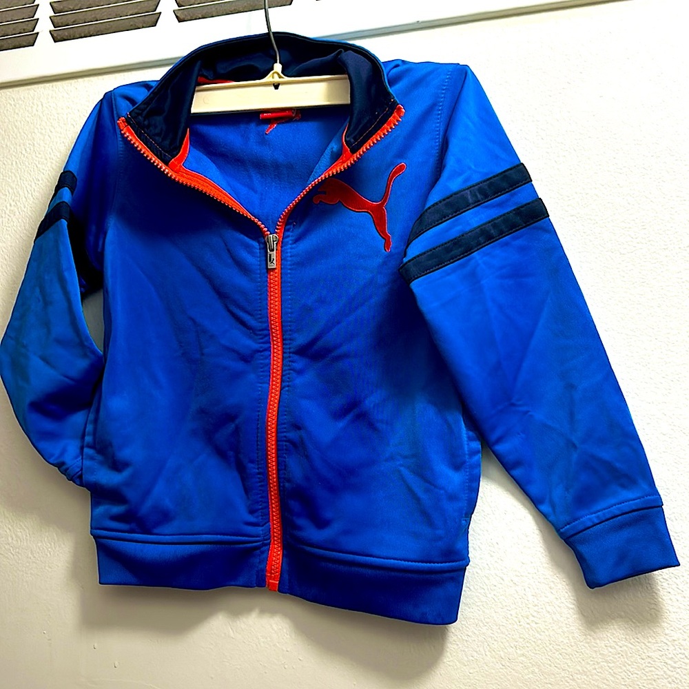 Authentic Puma Boys size 5 zip-up like new cond.